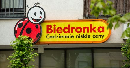 PiS zapowiada walkę z Biedronką. Chodzi o handel w niedzielę