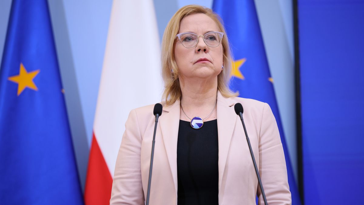  Warszawa, 18.03.2022. Minister klimatu i środowiska Anna Moskwa podczas konferencji prasowej w KPRM w Warszawie, 18 bm. (sko) PAP/Leszek Szymański