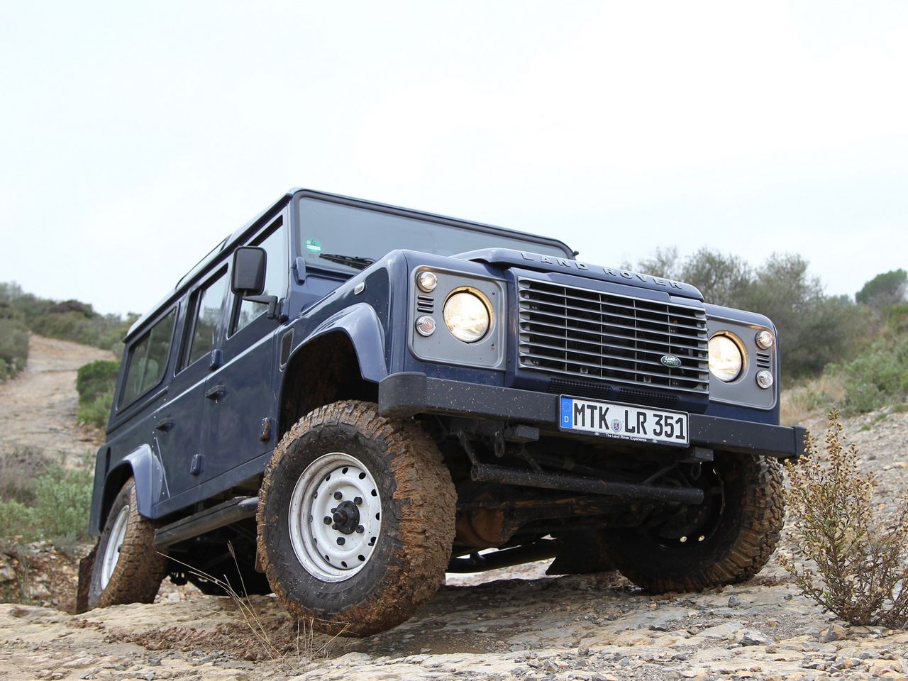 Land Rover Defender 110 Station Wagon EU-spec (2007)