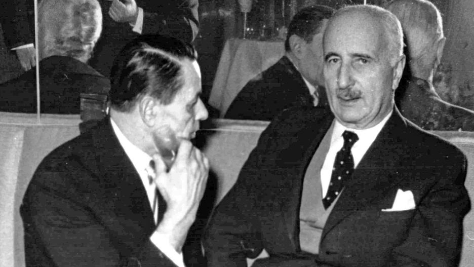 Władysław Tatarkiewicz (z prawej) w towarzystwie Armanda Vetulaniego, lata 60. XX wieku