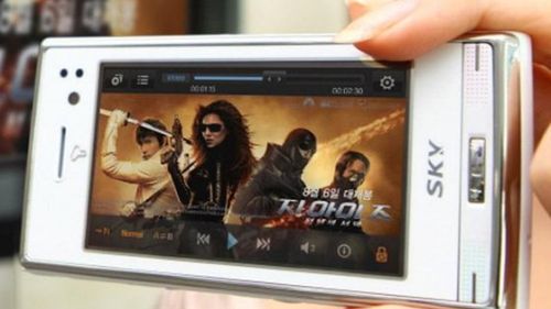 Pantech IM-R470S z  interfejsem 3D 1