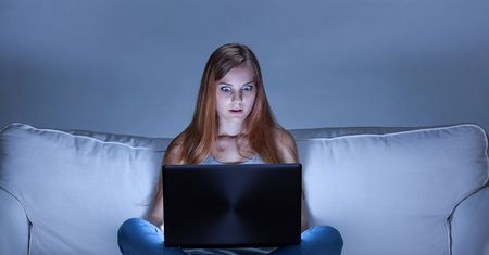 Sprawdziliśmy: Polacy bez zastanowienia dodają obce osoby na Facebooku