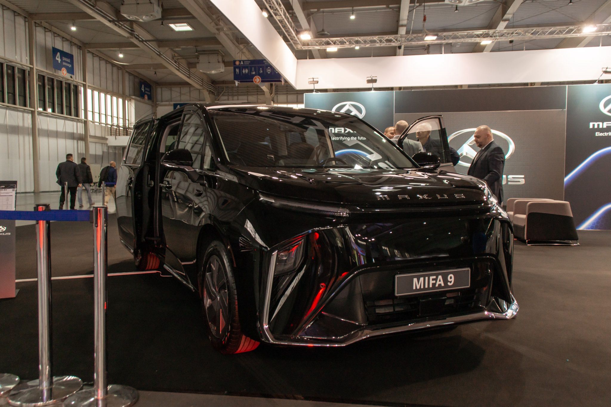 Maxus Mifa 9