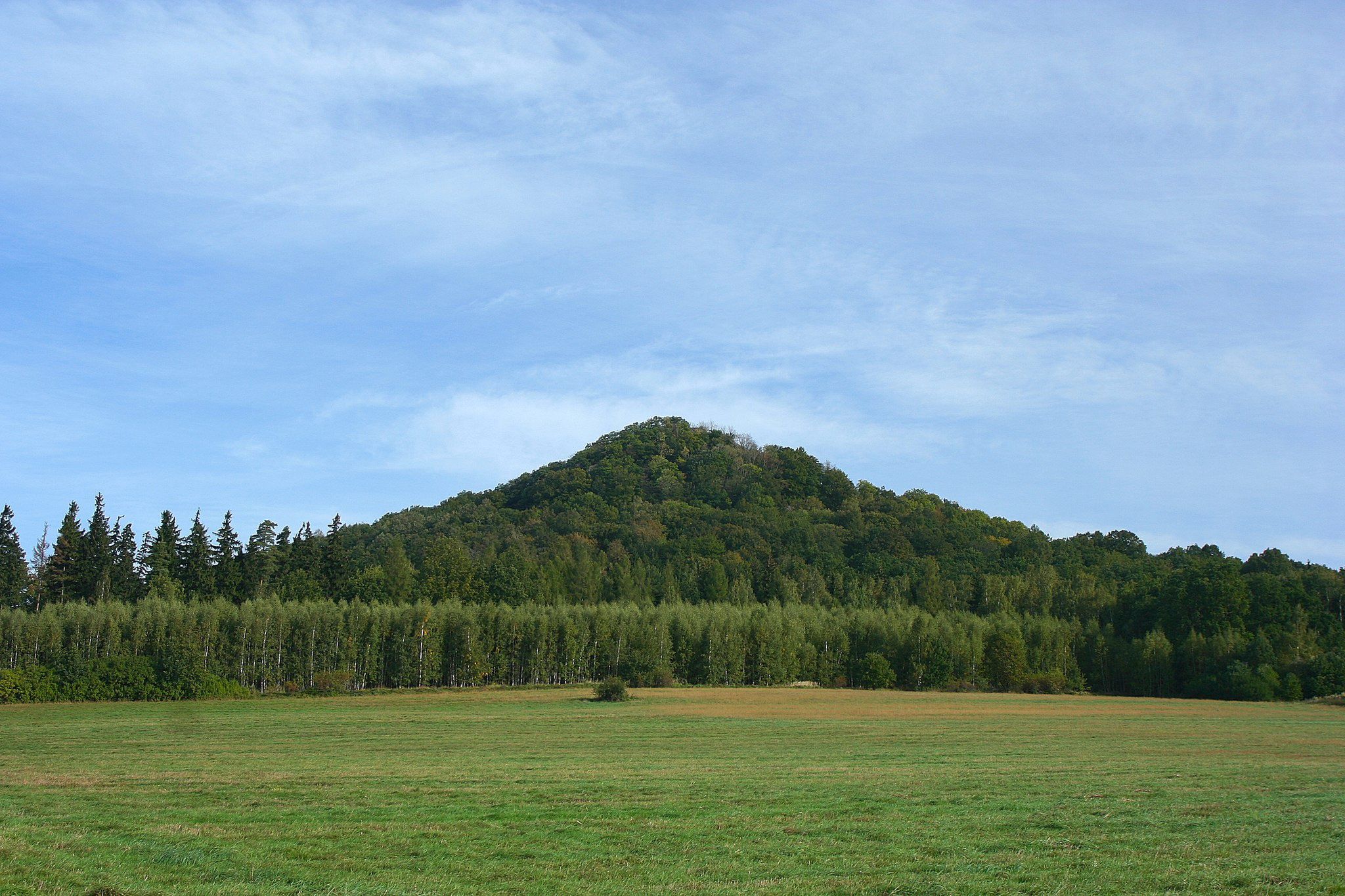 Wzgórze Ostrzyca to wygasły wulkan 