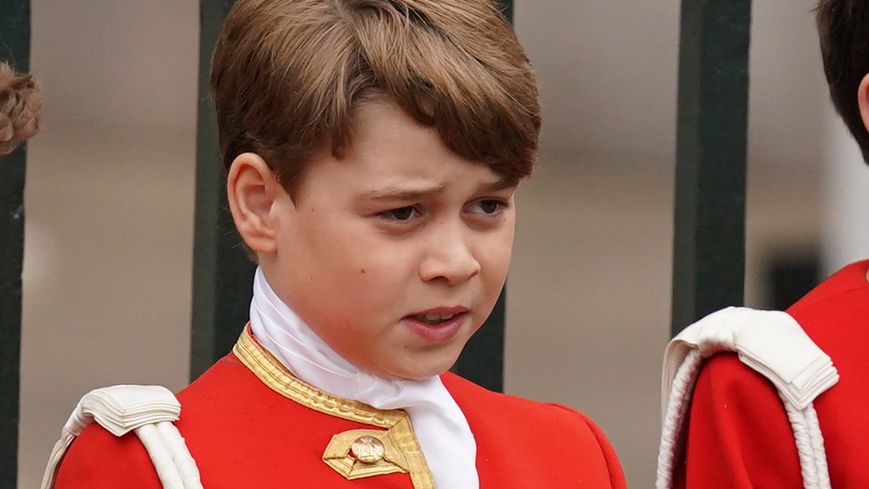 Książę George podczas koronacji króla Karola III