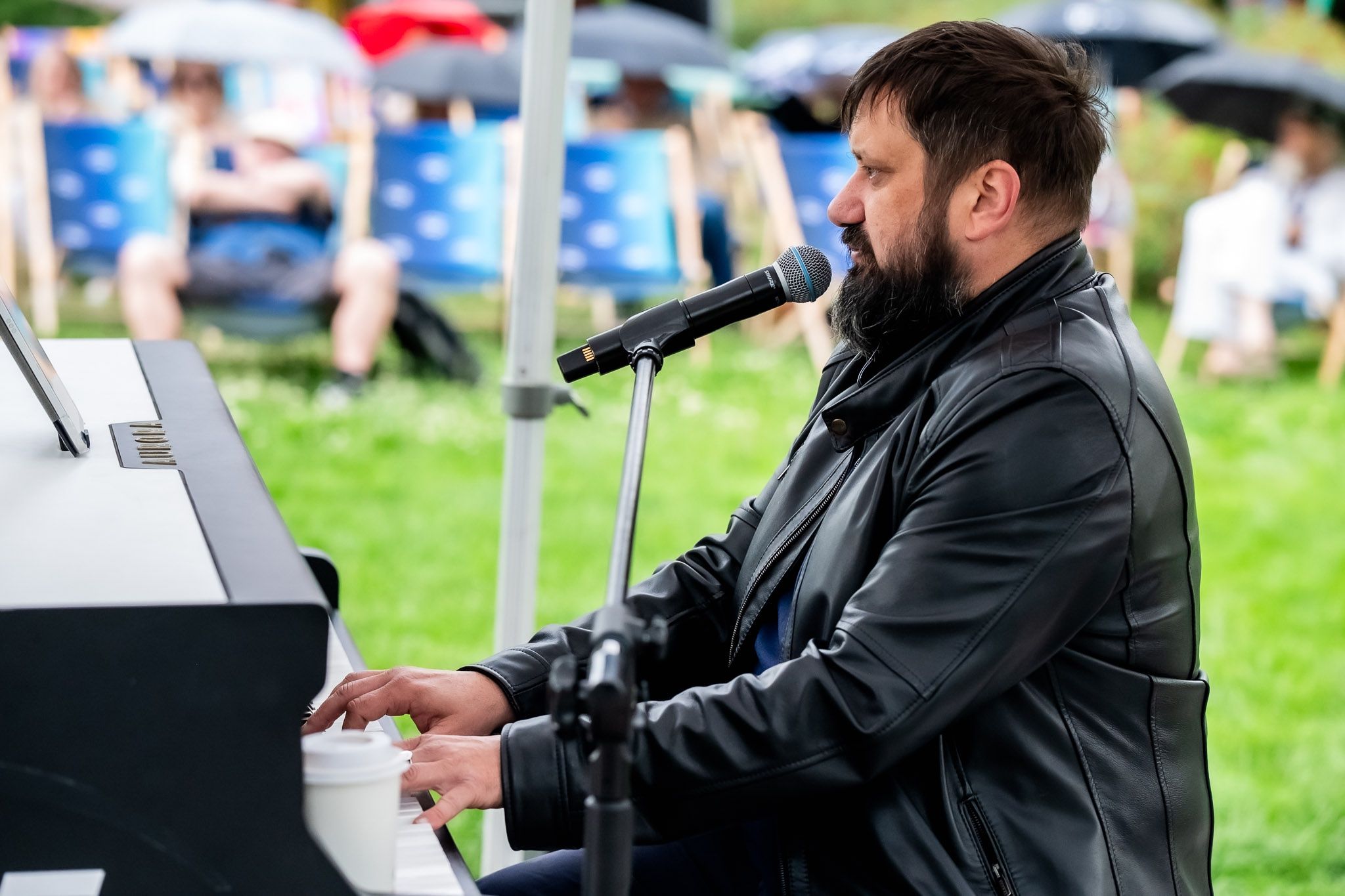 Koncert piosenek Jacka Kaczmarskiego w Toruniu. 
