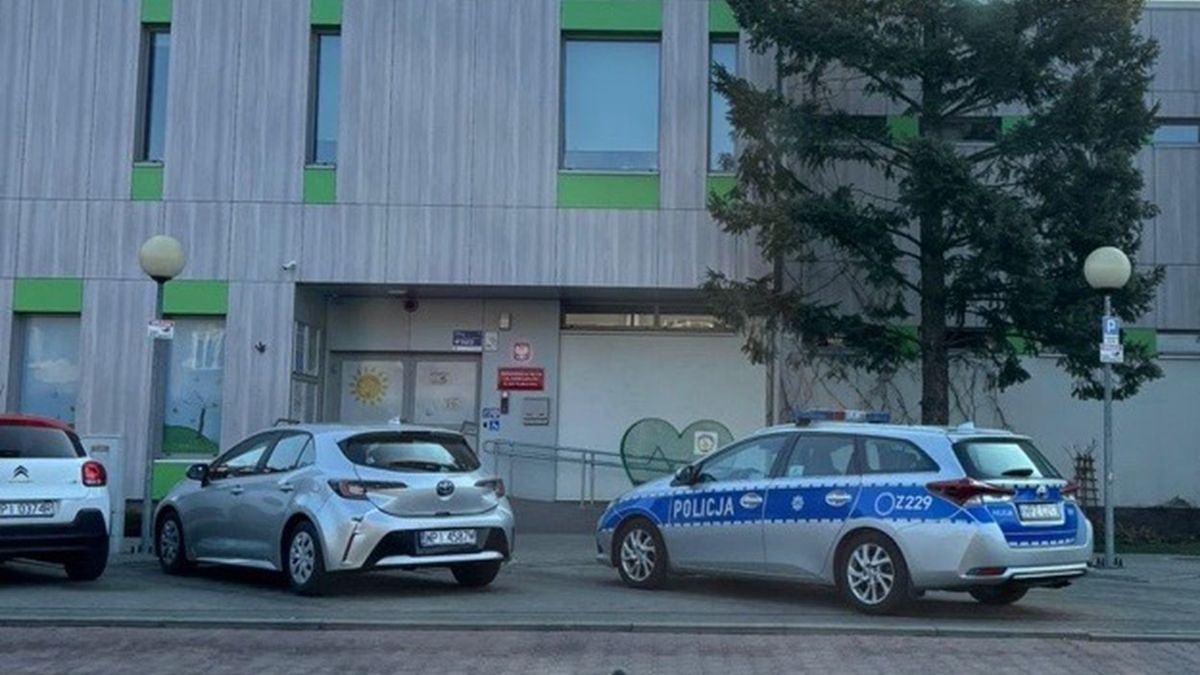 Seria alarmów w szkołach i przedszkolach.