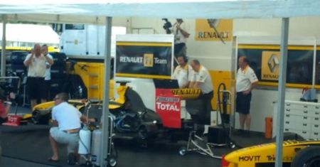 Mazurek Dąbrowskiego wygrywany silnikiem bolidu Renault [wideo]