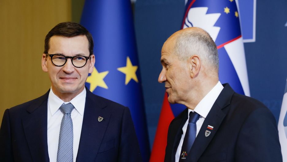 Premier Mateusz Morawiecki i premier Janez Jansa na szczycie UE w Słowenii