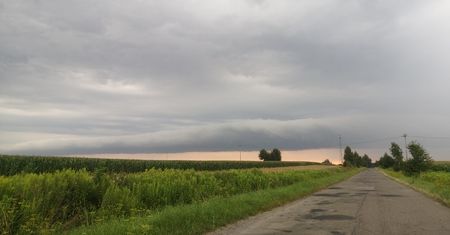 Ulewy, burze i grad. Ostrzeżenie pogodowe na wtorek dla woj. lubelskiego