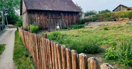 Gigantyczna kara za źle postawiony płot. Rodzeństwo z Podlasia ma duże zmartwienie