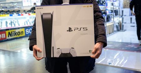 PS5 znika ze sklepów jak świeże bułeczki. Sony pokazuje wyniki