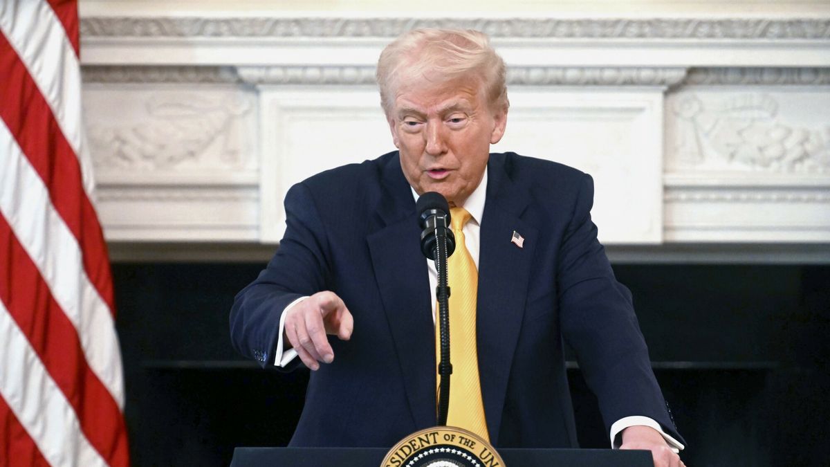 Archiwum zagraniczne East News 2025-02
President Donald Trump speaks at the Governors Working Session in the State Dining Room of the White House in Washington, Friday, Feb. 21, 2025. (Pool via AP)