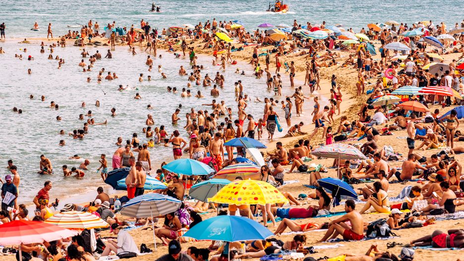  Tłumy ludzi na plaży