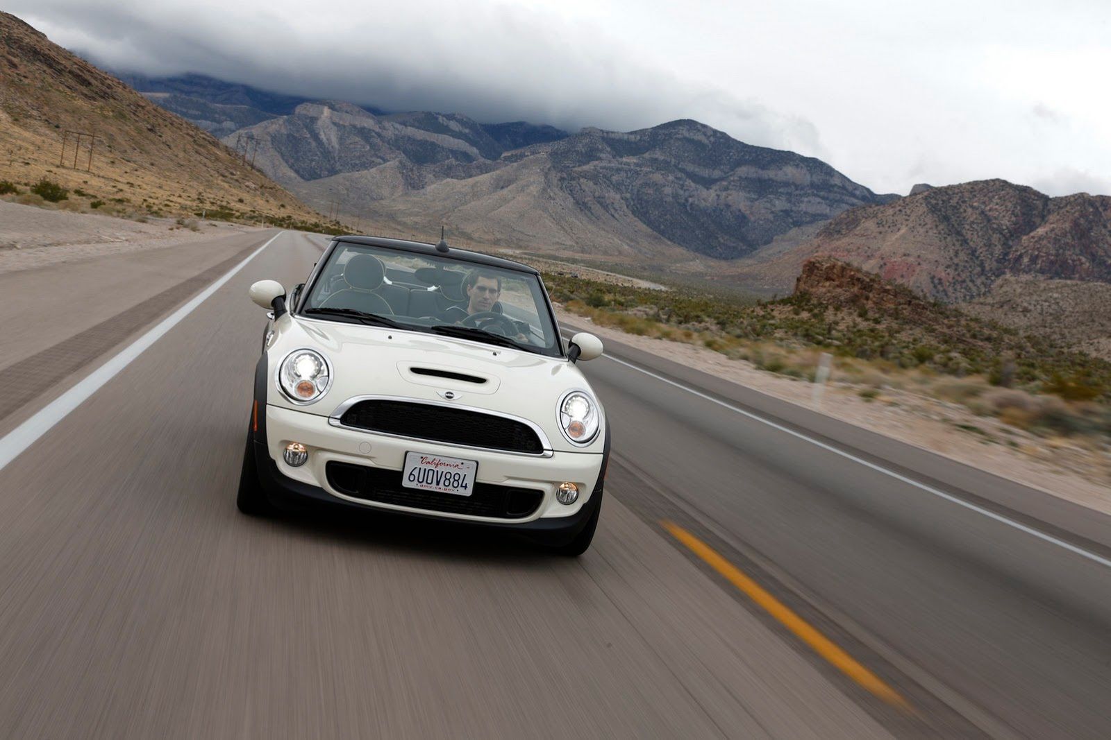 Galeria Mini jako celebracja sprzedaży półmilionowego egzemplarza w USA 252