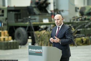 Prezes PGZ mówi, co oznacza brak podpisu Nawrockiego po ustawą o SAFE