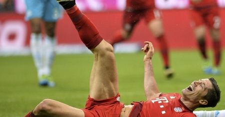 Lewandowski po meczu Ligi Mistrzów: "Mam krew na nodze i DZIURĘ W STOPIE"