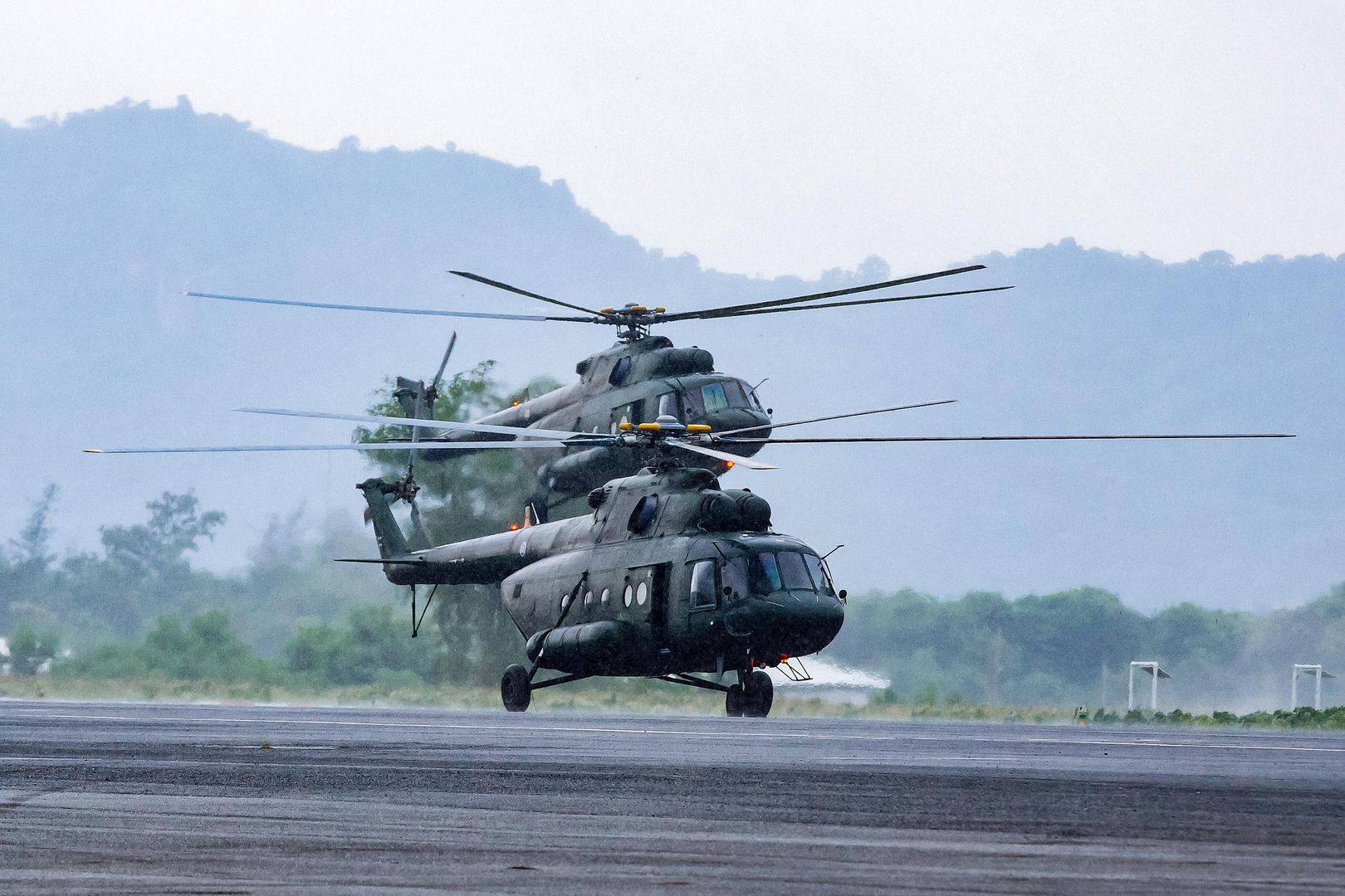 Dwóch nastolatków podpaliło helikopter w Rosji. "Ocalał" jedynie ogon