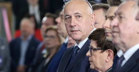 Brudziński studzi emocje kolegów po wygranej Trumpa. "Nic to nie zmienia"