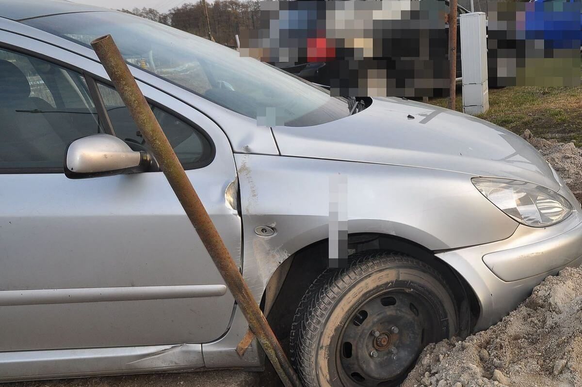 Pijany kierowca wjechał w ogrodzenie