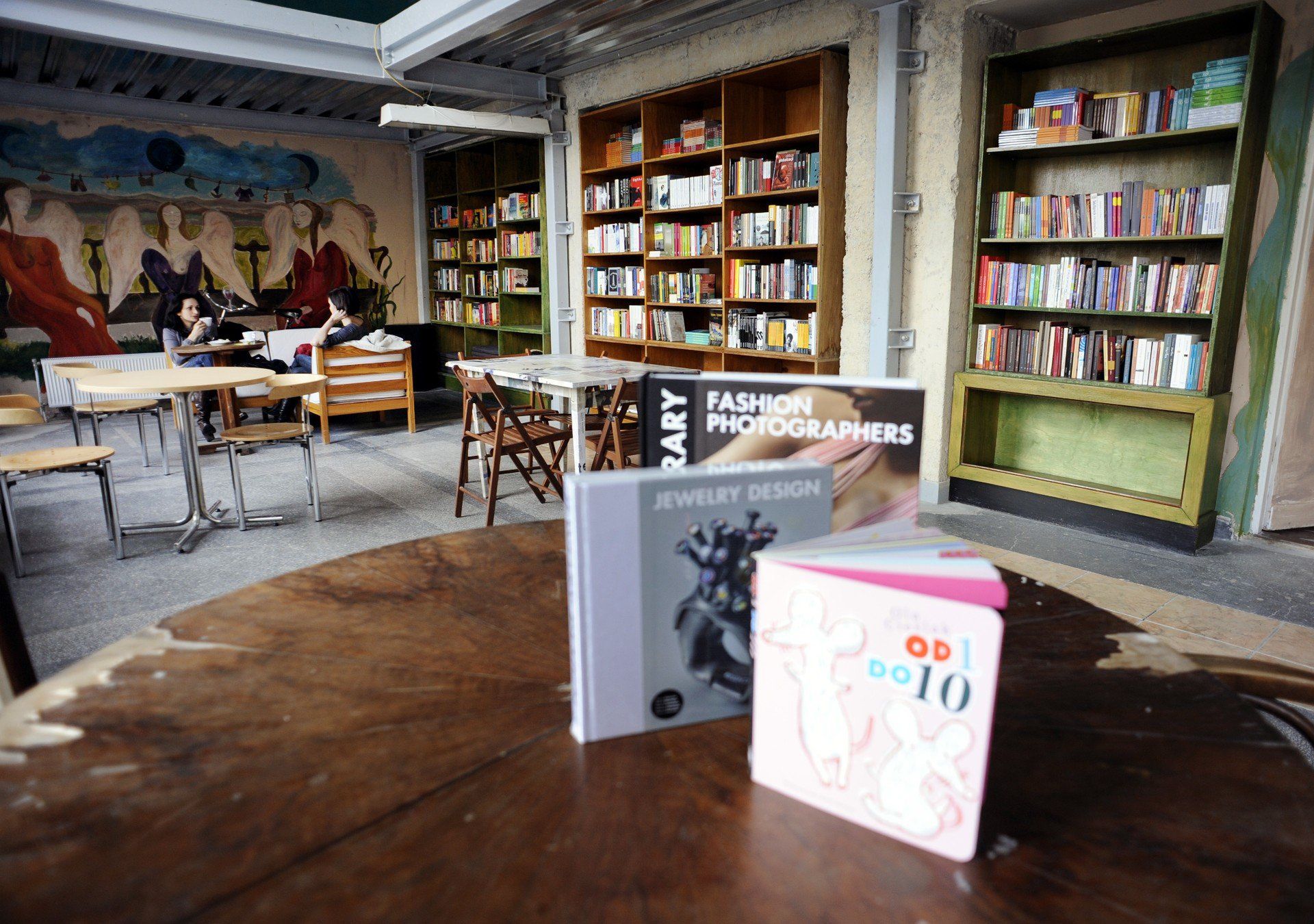 Osiem lokali może być przekształconych na księgarnie - miasto proponuje korzystniejsze warunki najmu lokali.