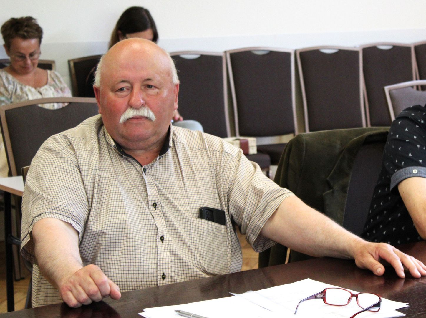 Na zdjęciu Grzegorz Góra, radny gminy Łęczyca