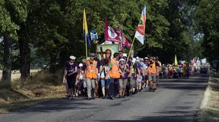 Pielgrzymka na zaliczenie praktyk. Zawrzało po decyzji uczelni