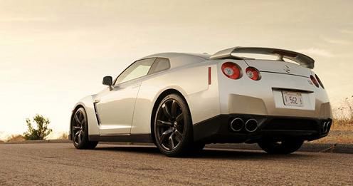 Nowy GT-R w wydaniu hybrydowym?