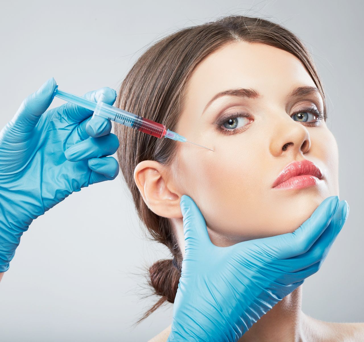 Botoks - charakterystyka, zastosowanie, przygotowanie do zabiegu, efekty uboczne, przeciwwskazania