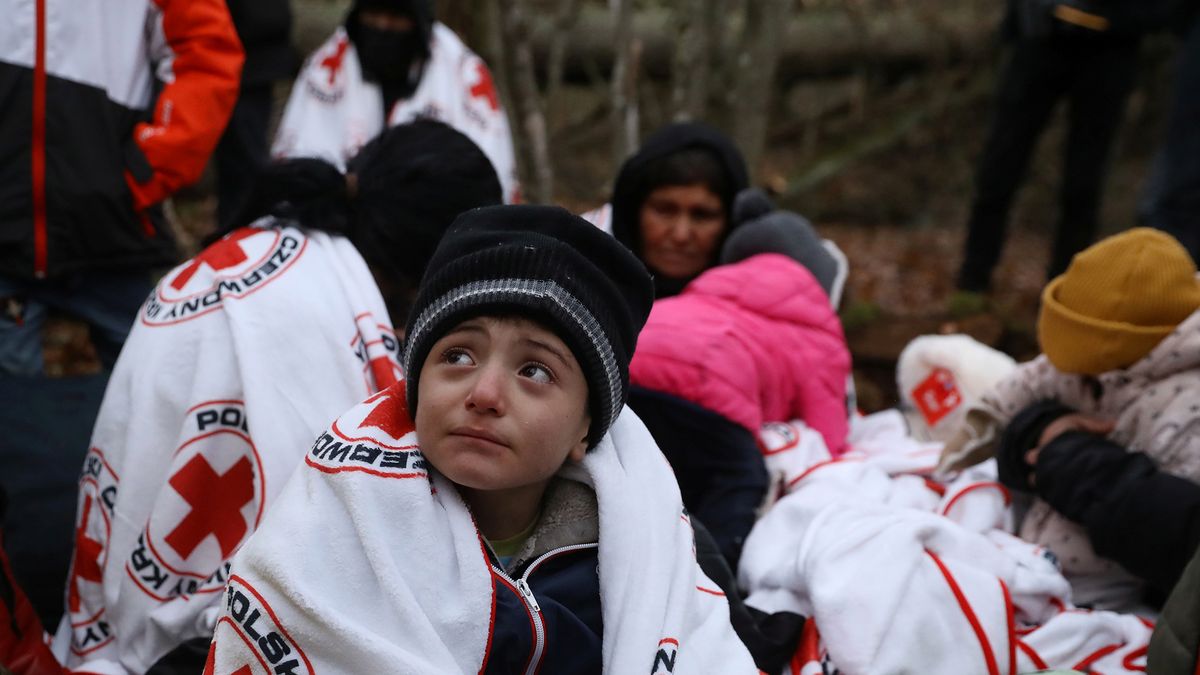Kryzys na granicy: Przejęły ich służby. Zajął się nimi Polski Czerwony Krzyż 1