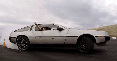 MARTY to autonomiczny DeLorean, który driftuje lepiej niż niejeden profesjonalista