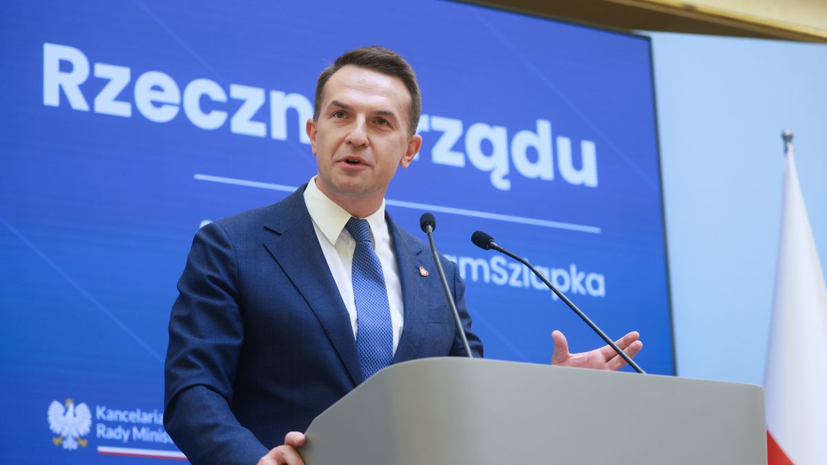 Warszawa, 25.07.2025. Rzecznik rządu Adam Szłapka podczas konferencji prasowej w Kancelarii Prezesa Rady Ministrów w Warszawie po pierwszym po rekonstrukcji posiedzeniu rządu, 25 bm. (jm) PAP/Leszek Szymański