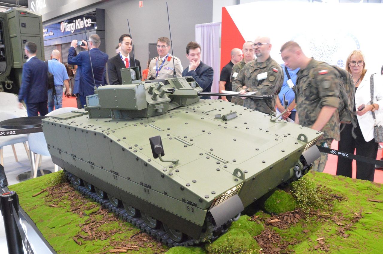 Huta Stalowa Wola podpisała umowę z amerykańską firmą Allison Transmission. Wóz piechoty Borsuk będzie miał nowoczesną skrzynię biegów