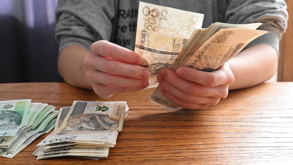 GUS pokazał dane o wynagrodzeniach. Potężne różnice między województwami 