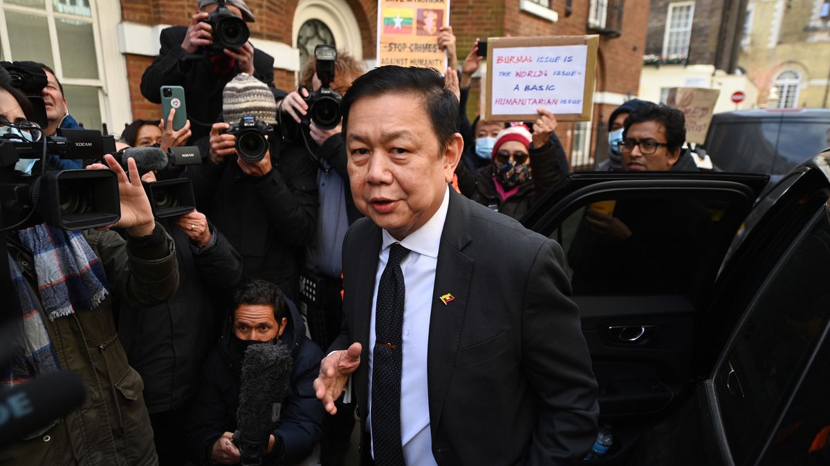 Ambasadora Birmy nie wpuszczono do placówki dyplomatycznej tego kraju. 