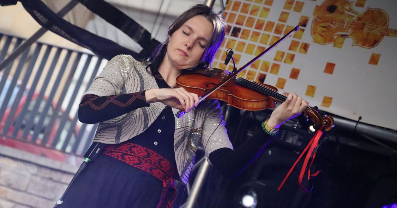 Gorlice: Festiwal 4 Strony Karpat już gra! Jest jak zwykle: czyli lirycznie, folkowo, chwilami nawet magicznie, by dać się ponieść nutom