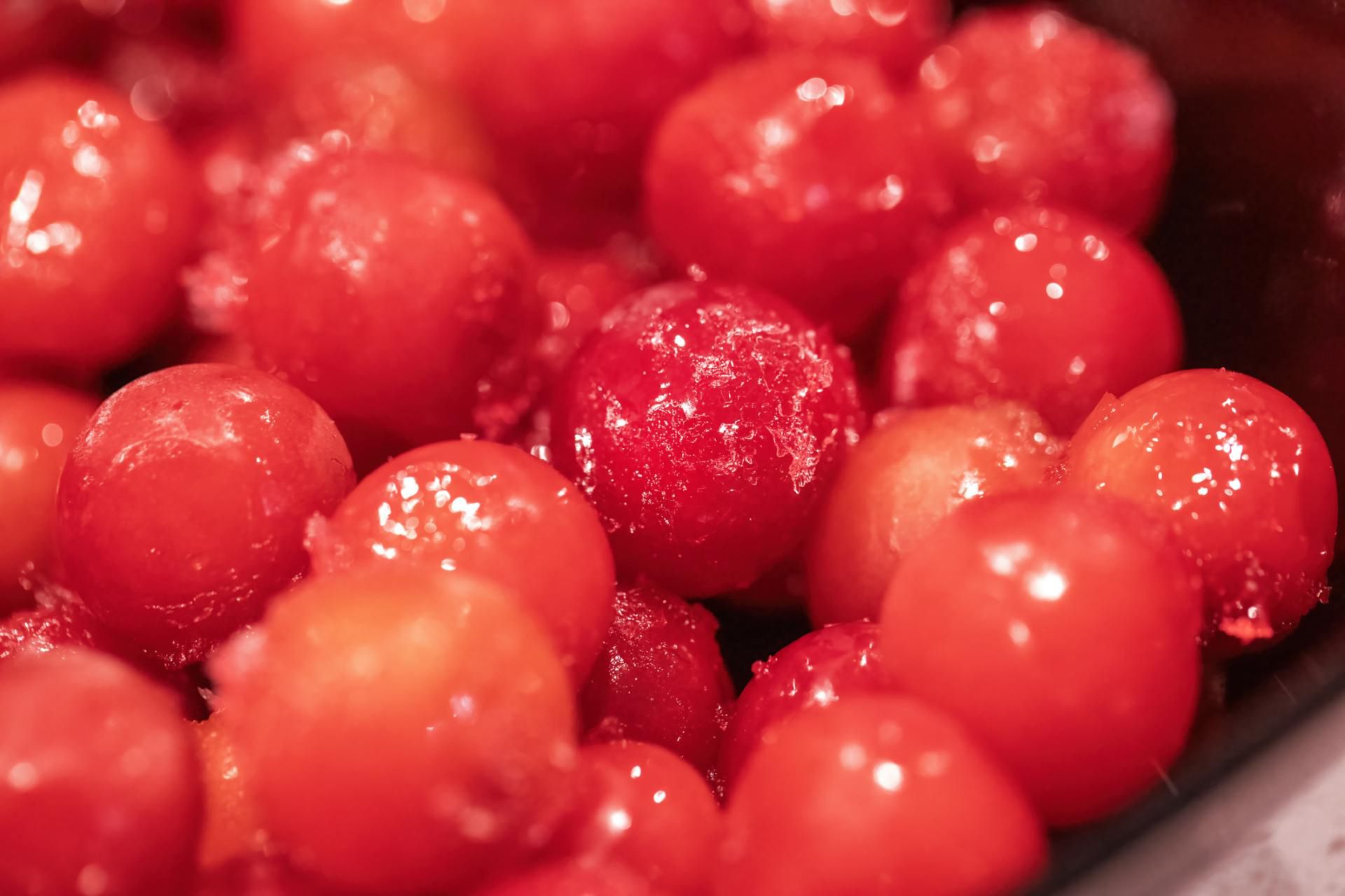 Owoce w syropie to źródło pokaźnych ilości cukru