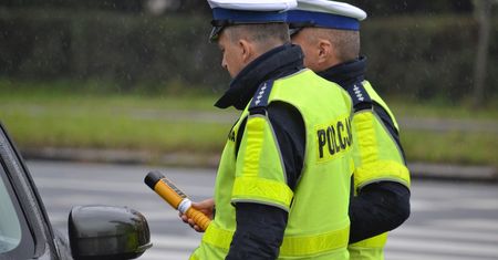 Po jakim czasie od wypicia można prowadzić? Wielu myli się w tej kwestii