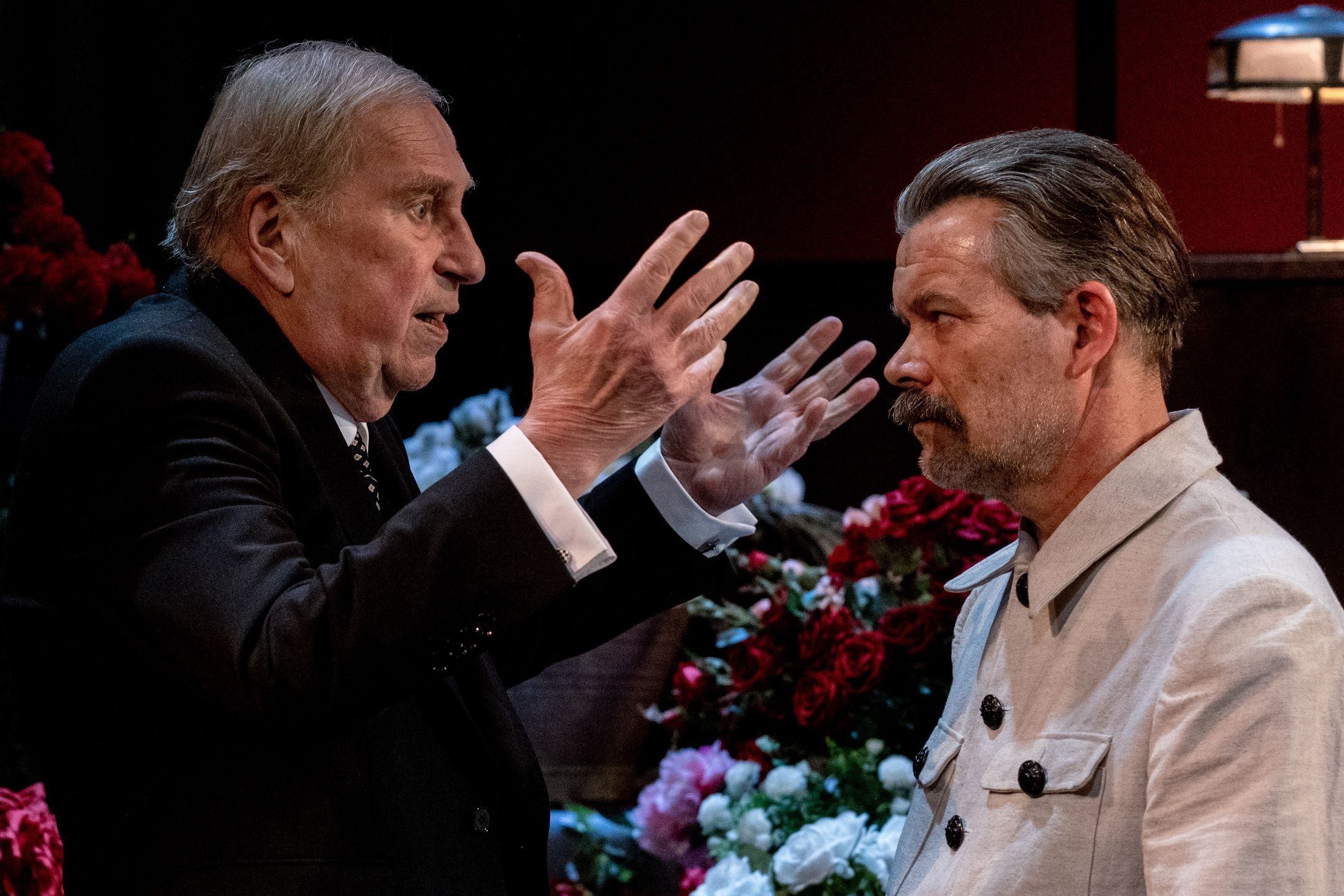Jerzy Stuhr i Jacek Braciak w "Geniuszu" Teatru Polonia