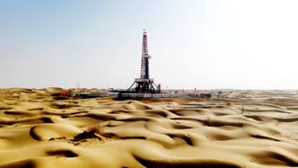 Ropa naftowa coraz bliżej 100 dolarów za baryłkę. Najbliższe lata pod znakiem niedoborów