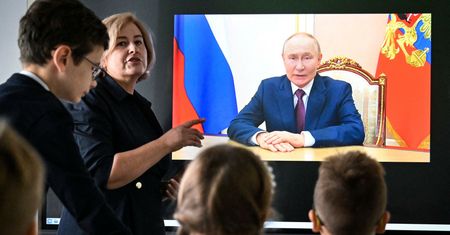 Kreml przykręca śrubę. Cios w dzieci Tadżyków i Uzbeków