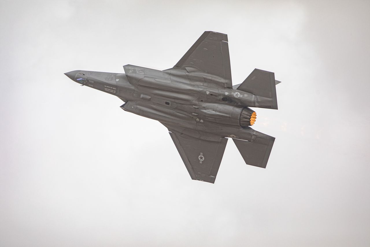 EL CENTRO, CALIFORNIA - MARCH 11: An F-35 Lightning II performs at the 2023 NAF El Centro Air Show at Naval Air Facility.