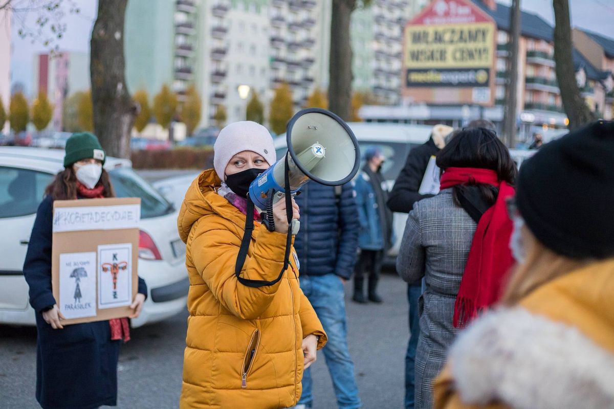 Iwona Ochocka prowadzi protest w Tczewie, fot. Krzysztof Małkiewicz