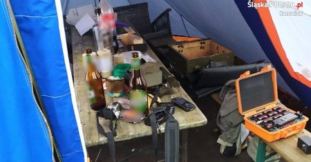 Katowice. Przedwczesny Sylwester. Biesiadowali przy alkoholu, odpalili ładunki pirotechniczne