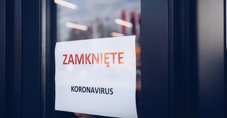 Biznes się otwiera. Czy można bezkarnie korzystać z jego usług? Mandaty, nagany