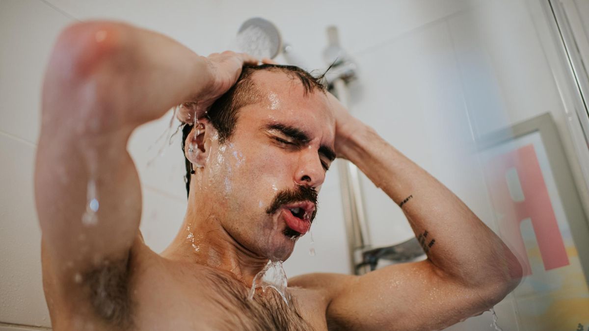 Jeśli zależy ci na skutecznym ochłodzeniu organizmu podczas upałów, lepszym wyborem będzie letni prysznic