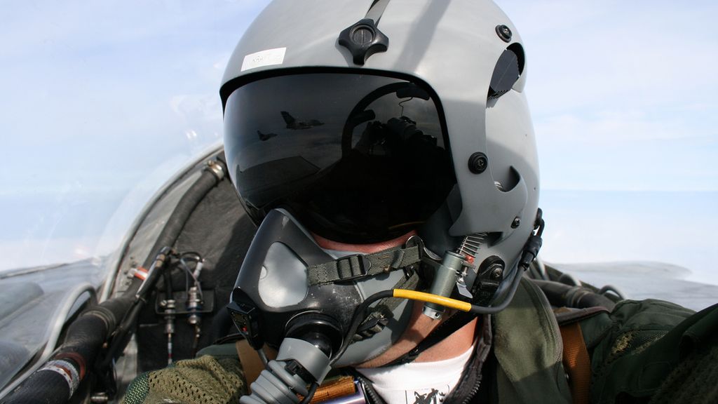 Chciałbyś się poczuć jak pilot myśliwca odrzutowego? 1