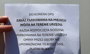 Kurier zaparkował na miejscu wójta. Za wycieraczką czekała kuriozalna wiadomość