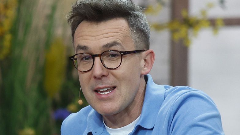 Maciej Kurzajewski rzadko pokazuje się w tej odsłonie. Na najnowszym zdjęciu zaskoczył BEZ OKULARÓW (FOTO)