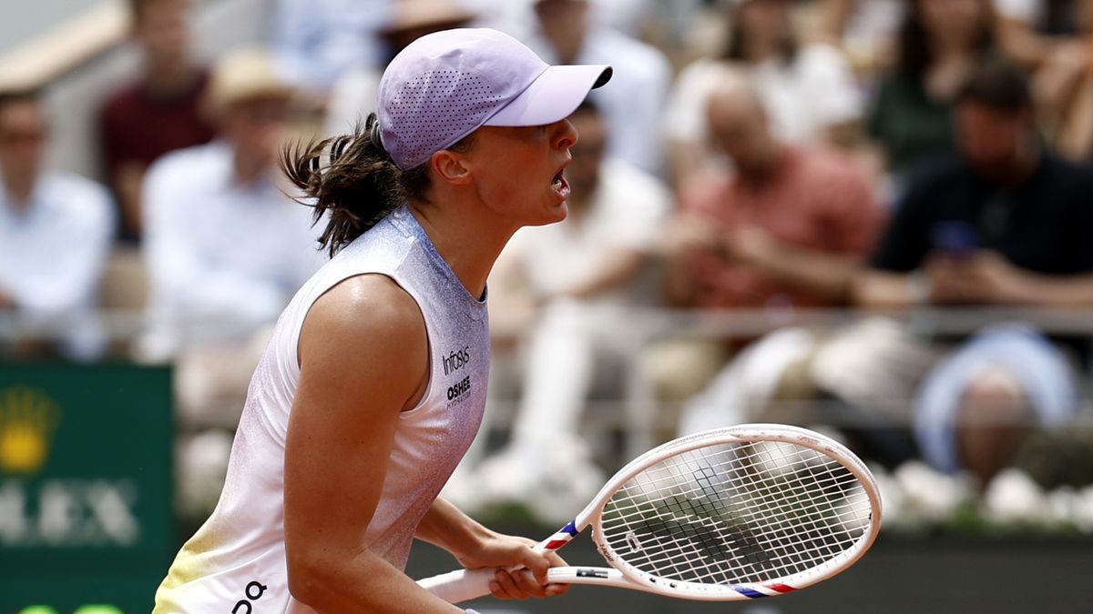 PAP/EPA / YOAN VALAT / Na zdjęciu: Iga Świątek 